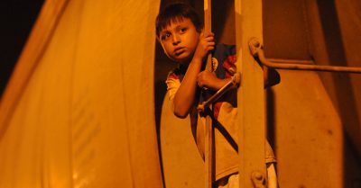 Militarisierung, Erpressung, Menschenhandel