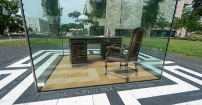 Flaschenposten – Zum 50. Todestag von Theodor W. Adorno