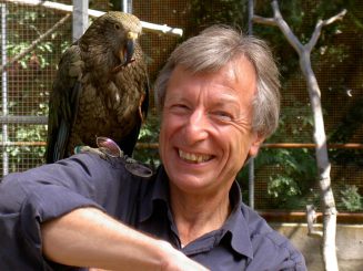 Interview mit dem Physiker und Filmemacher Volker Arzt, der vor 41 (!) Jahren zusammen mit Hoimar von Ditfurth den Klimawandel beschrieb.