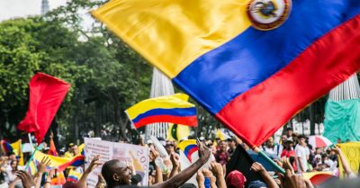 Kolumbien – Der Volksaufstand gegen die 40 Dauphins und die Jahrzehnte alte Gewaltherrschaft