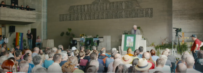 Wenn Sie ein bisschen Zeit haben: In den NachDenkSeiten zu stöbern, lohnt sich. Ein Beispiel unter vielen: Eine Warnung vor der Kriegsgefahr