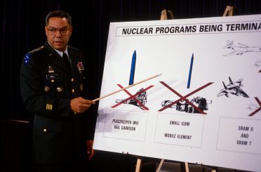 30 Jahre „Brutkastenlüge“: Imperialer Machtanspruch und demokratische Öffentlichkeit