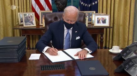 Gefühlte 24 Stunden Hofberichterstattung aus unserer Hauptstadt Washington – die US-Hörigkeit nimmt zu