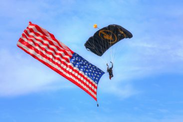 Dr. Hans Bleibinhaus bewirbt sich um den Lehrstuhl „Regime Change“ an der CIA-Uni in Hurlburt Field