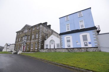 Mütter/Baby-Heim-Skandal in Irland erfasst die, die aufklären sollten