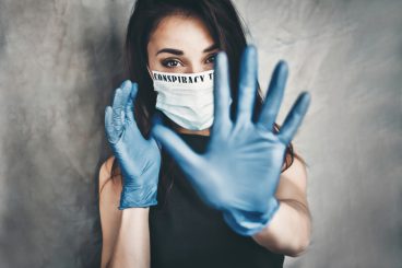 Verschwörungsleugner: Aggressive Naivität oder gezielte Propaganda