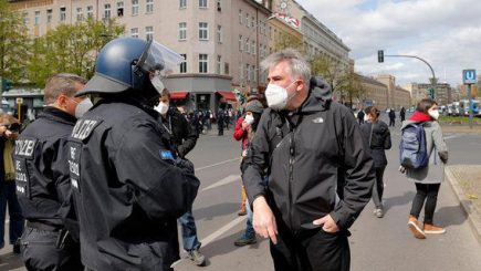 Gewerkschafter machen Front gegen Querdenker-Demonstranten. Zu den Corona-Abzocker-Milliardären schweigen sie