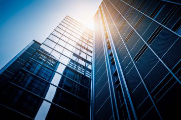 „Die Diktatur der Konzerne“ – Ein Buch über die Macht transnationaler Unternehmen