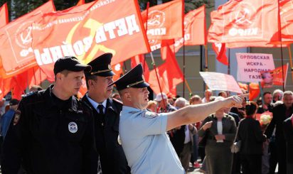 Moskau: Festnahmen von linken Oppositionellen nach Protesten gegen Unregelmäßigkeiten bei der Duma-Wahl