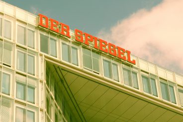 Der Spiegel kritisiert Lisa Fitz und stolpert dabei über seine eigenen Füße