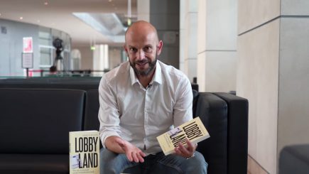 «Lobbyland» – Ex-Abgeordneter Marco Bülow kritisiert das politische System Deutschlands