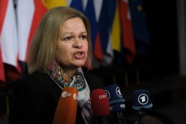 Kritische Bürger sind jetzt „Feinde der Demokratie“