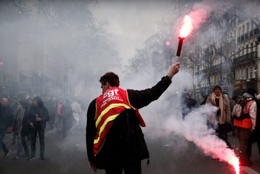 Heißer Herbst in Frankreich: Streiks in Raffinerien sowie Atom-Kraftwerken, Großdemo in Paris und Planungen für Generalstreik