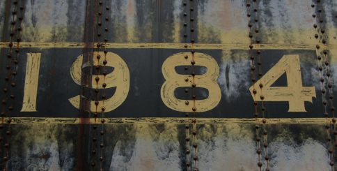 Über „Faktenchecker”, die uns die Dystopie „1984” erklären wollen