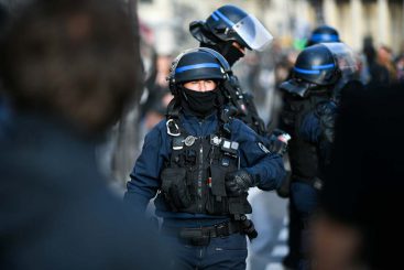 Die Menschen im Wertewesten unter der Knute der Militaristen