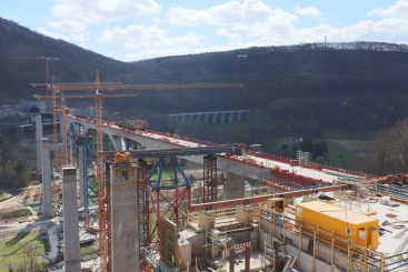Filz über der Fils? Wenn Böcke bei der Bahn die Gartenarbeit erledigen