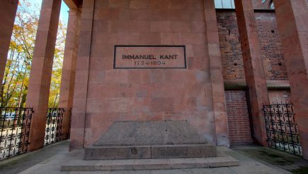 Philosophie und Wissenschaft als Fortsetzung des Krieges mit anderen Mitteln?