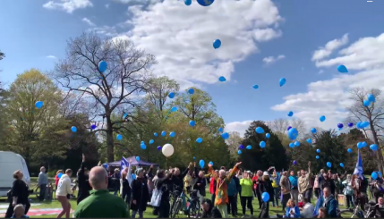 Eindrücke vom Ostermarsch mit Diether Dehm. Und Hinweis auf den 30. April!