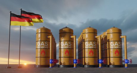 Deutschland macht sich flüssig: Mit dreckigem Gas aus Amerika und Röhren aus Russland