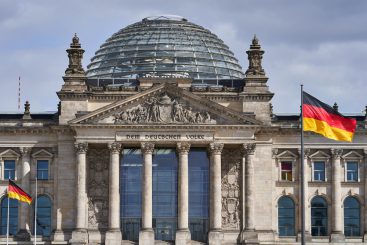 „Nationale Interessen“ und „Staatsräson“ – Alte Begriffe mit neuem Inhalt füllen