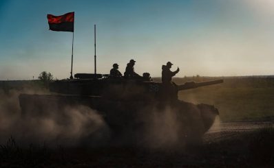 Bundesverteidigungsministerium gibt Auskunft zu Leopard-Panzer in der Ukraine mit Flagge der faschistischen OUN-B