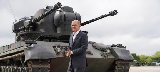 Die Militarisierung der Politik und der Gesellschaft ist atemberaubend