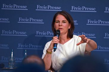 Lehrstunde in Kriegspropaganda: Baerbock und Klitschko in Chemnitz