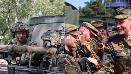 Noch ein Besuch beim Heer – Liberale gefallen sich in Uniformen