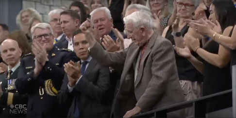 „Er ist ein Held, und wir danken ihm für seinen Dienst“ – Kanadisches Parlament ehrt bei Selenskyj-Besuch Veteran der Waffen-SS