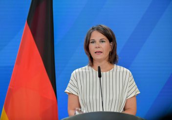 Grüne und Migration: Wer Waffenruhen sabotiert, sollte von „humanitärer“ Flüchtlingspolitik schweigen