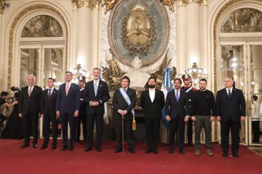 Argentiniens neuer Präsident Milei bereitet Bevölkerung auf „Schocktherapie” vor