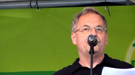 Zu brenzlig für die Feuerwehr. „Ist die Röhre erst verraucht, gibt es keine Überlebenschance.“