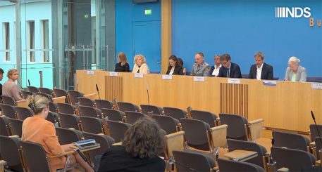 „Lobbysumpf“ – Wärmepumpen-Anbieter Enpal bewirbt seine Produkte mit Foto von Wirtschaftsminister Habeck