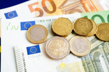 Wie die öffentliche Hand das Bargeld abschafft