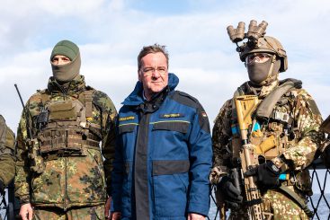 Herr Verteidigungsminister, werte Regierung: Nein zu Ihrem „neuen Wehrdienst“, Nein zur fortschreitenden Aufrüstung der Gesellschaft!