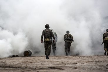 Die Kopfwäsche fruchtet: „Millionen Freiwillige im wehrfähigen Alter wären bereit, Deutschland mit der Waffe zu verteidigen“