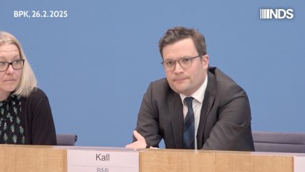 Asow-Vertreter mit SS-Symbolik in Deutschland – Bundesregierung windet sich und verweigert Stellungnahme