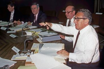 Kambodschanische Zwillinge: Wer über die brutale Pol-Pot-Herrschaft (1975 – 79) redet, darf den zynischen Machtpolitiker Kissinger nicht beschweigen