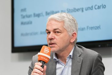 Da stört sich doch tatsächlich jemand an der Liedzeile „Meine Söhne geb‘ ich nicht“