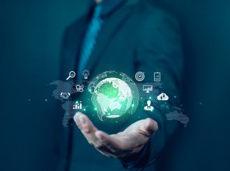 Die große Simulation – Wie uns Künstliche Intelligenz, Medien und Regierung auf Krieg polen