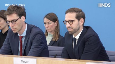 Wieso lässt Merz ein Bild der 1948 ethnisch gesäuberten „Zikim Beach“ im Kanzleramt aufhängen?