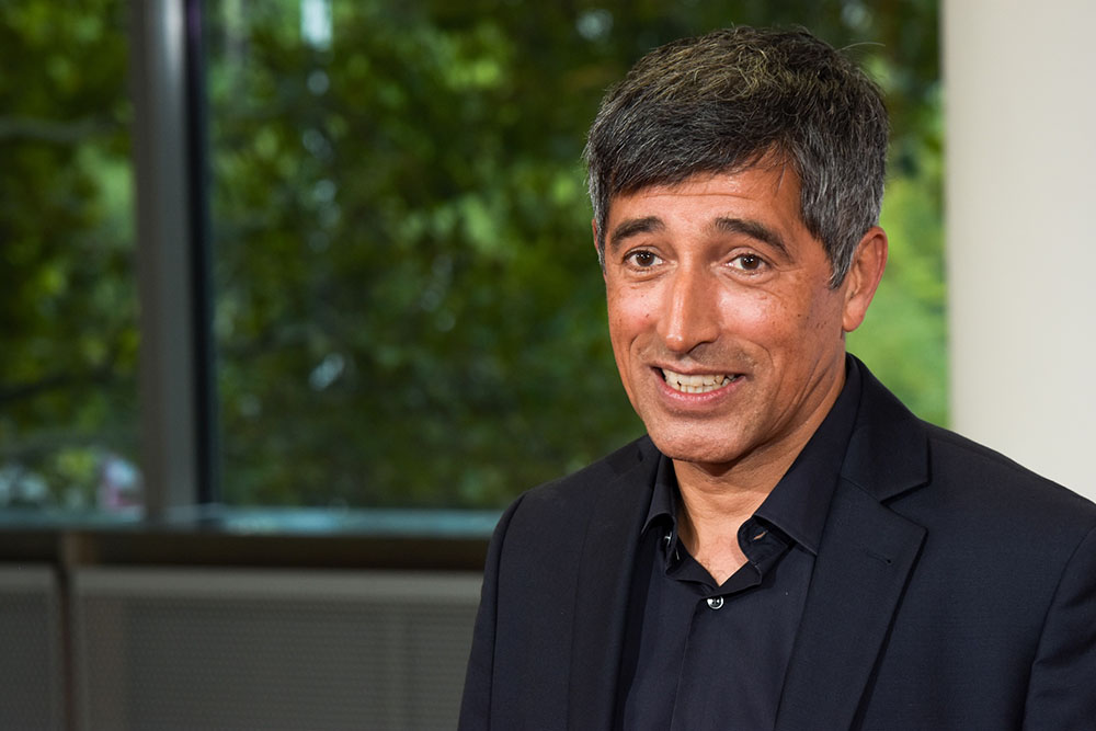 Ein Wissenschaftsjournalist stellt sich schnörkellos gegen den Wahnsinn der Kriegstreiberei – Danke, Ranga Yogeshwar