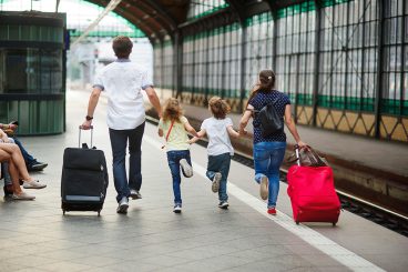 Aussteigen, gefälligst! Jetzt jagt die Bahn mit dem Preishammer ganze Familien zum Teufel