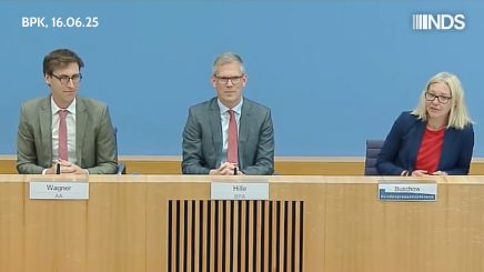 Laut US-Geheimdiensten baute Iran nicht an einer Atombombe und widersprechen damit Kanzler Merz