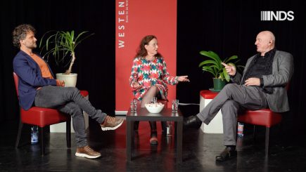 „Es wird wieder Krieg geben“ – Florian Warweg und Gabriele Gysi im Gespräch mit Wilhelm Domke-Schulz