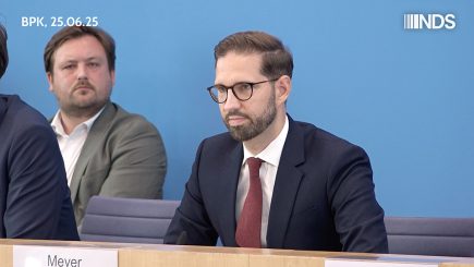 Gefährdet Strafanzeige gegen Merz wegen „Aufstachelung zum Angriffskrieg“ dessen Kanzlerschaft?