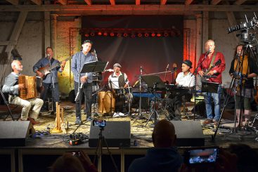 „Musik statt Krieg“: Ein Festival der Hoffnung auf dem Vier-Winde-Hof