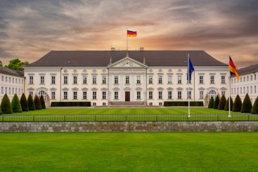 Zwangsumzüge für Bürgergeldempfänger – während der Bundespräsident für 16 Millionen Euro im Jahr zur Miete wohnt