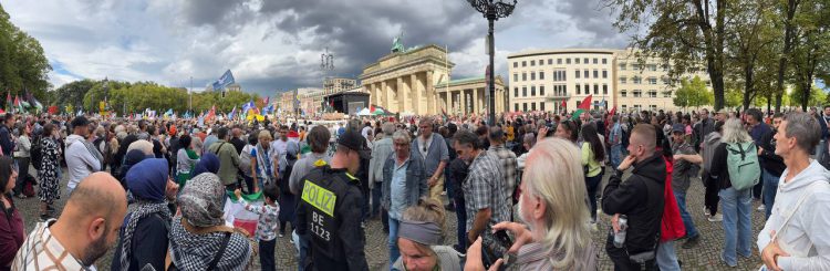 Viele Tausend in Berlin auf der Straße für den Frieden