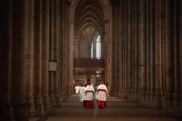 Männer Gottes auf dem Weg der Propaganda – Bischöfe unterstützen „Verteidigungsbereitschaft“